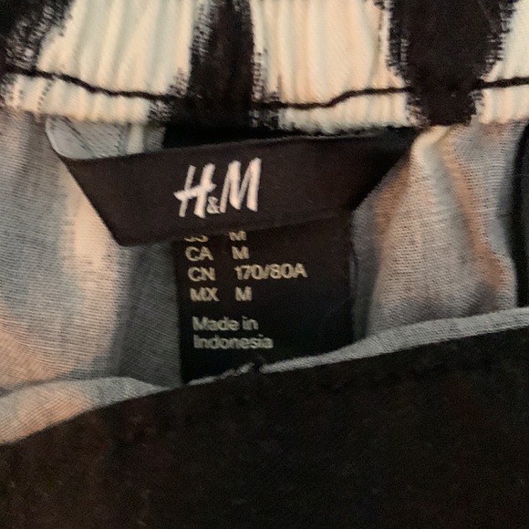hm shorts new size medium - Picture 2 of 2